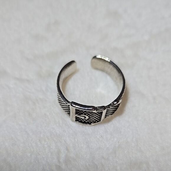 Silver Textured Women's Ring - Picture 1 of 2